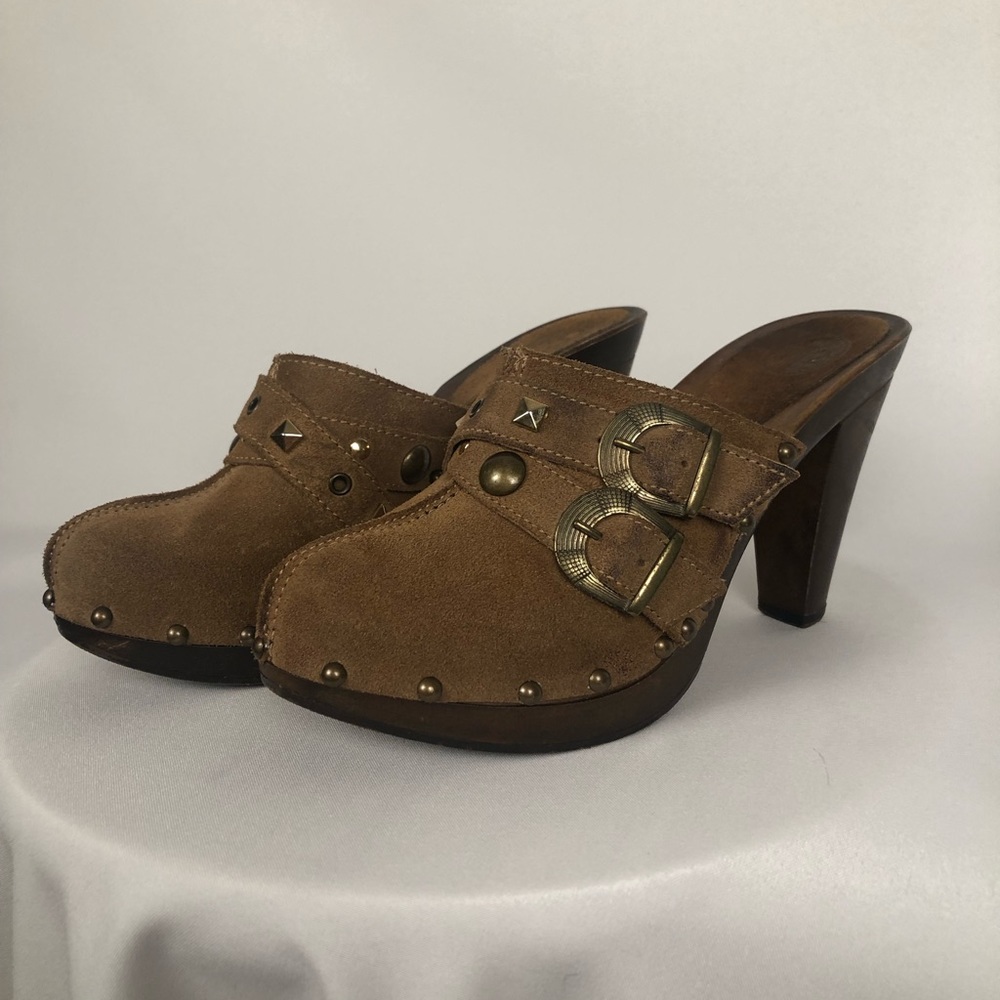 B2 mule high heels. Wood and Suede. Used, but in good condition. Size 8, brown.